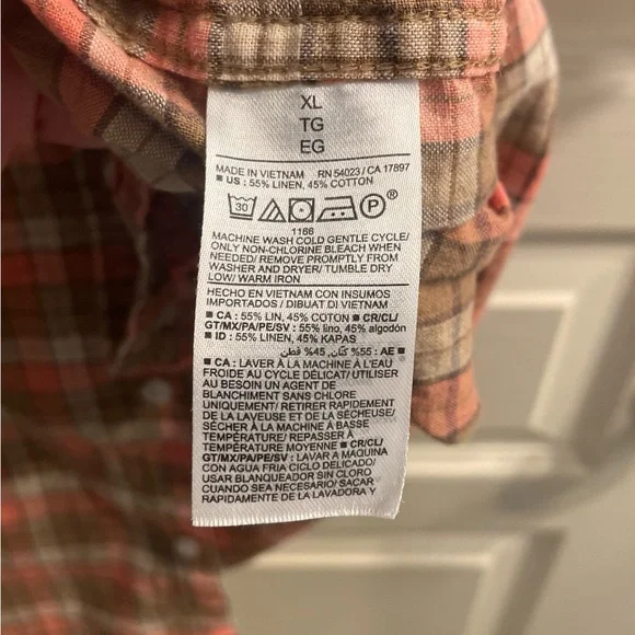 Old Navy Rose and Tan Casual Button Down Shirt - Picture 4 of 8